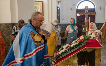 Богослужение в кафедральном соборе накануне Дня памяти священномученика Вениамина