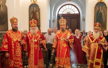 Богослужение в кафедральном соборе накануне Дня памяти священномученика Вениамина
