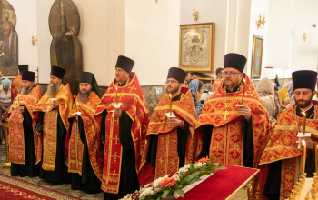 Богослужение в кафедральном соборе накануне Дня памяти священномученика Вениамина