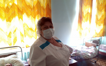 Священник посетил больницы сестринского ухода