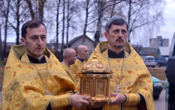 В храм Рождества Христова  доставлен ковчег с частицей мощей и икона святой Матроны Московской