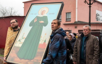 В кафедральный собор Воскресения Христова прибыли ковчег с частицей мощей и икона святой блаженной Матроны Московской