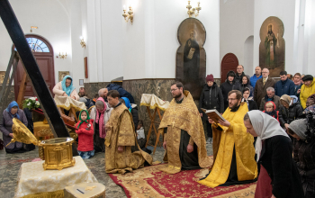 В кафедральный собор Воскресения Христова прибыли ковчег с частицей мощей и икона святой блаженной Матроны Московской