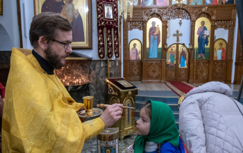В кафедральный собор Воскресения Христова прибыли ковчег с частицей мощей и икона святой блаженной Матроны Московской