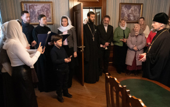 Митрополит Вениамин поздравил сотрудников Борисовского епархиального управления