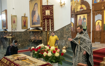 Вынос плащаницы в кафедральном соборе Воскресения Христова