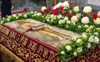 Вынос плащаницы в кафедральном соборе Воскресения Христова