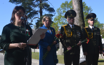 Возложения цветов в честь Дня Победы