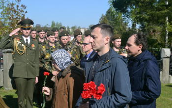 Возложения цветов в честь Дня Победы