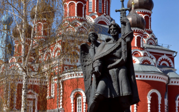 Памятник основателю города Борисова ‒ Полоцкому князю Борису Всеславичу