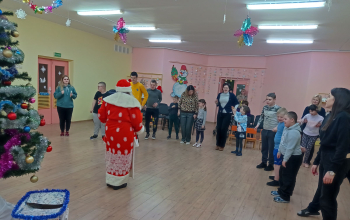Поздравление с праздником Рождества Христова  детей в ЦКРОиР  и детском отделении ЦРБ