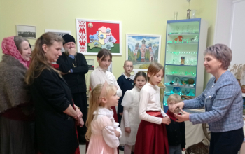 Рождество 2023/2024: Поздравление молодых людей в ГУ «ТЦСОН Борисовского района» и проживающих в больнице сестринского ухода д. Холхолица