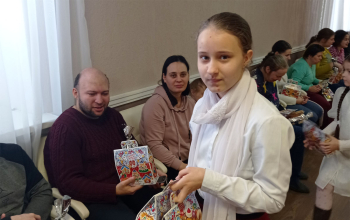 Рождество 2023/2024: Поздравление молодых людей в ГУ «ТЦСОН Борисовского района» и проживающих в больнице сестринского ухода д. Холхолица