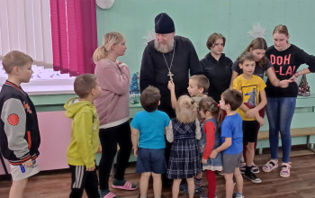 Иерей Александр Лукьянович посетил и поздравил воспитанников детского социального приюта 