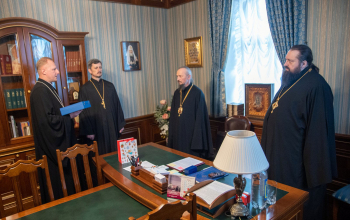 Епископ Амвросий провел первую рабочую встречу в Борисовском епархиальном управлении