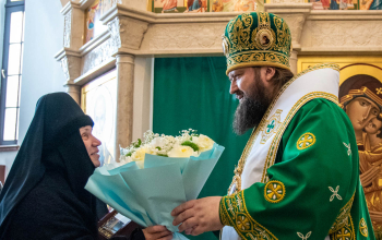 Божественная литургия в женском монастыре в честь святой блаженной Ксении Петербургской 