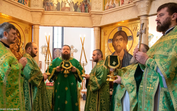 Божественная литургия в женском монастыре в честь святой блаженной Ксении Петербургской 