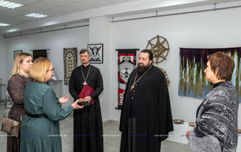 Владыка Амвросий принял участие в выставке «Спасай взятых на смерть!»