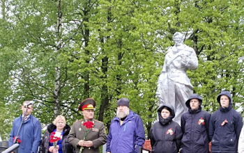 Возложения венков и цветов в д. Маковье