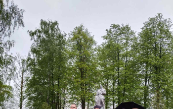 Возложения венков и цветов в д. Маковье