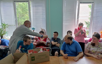 Иерей Александр Лукьянович посетил отделение дневного пребывания инвалидов