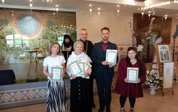 Педагоги воскресной школы Воскресенского собора отмечены наградами 
