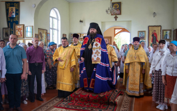 Епископ Амвросий совершил Литургию в храме Святителя Николая Чудотворца г. Крупки