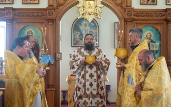 Епископ Амвросий совершил Литургию в храме Святителя Николая Чудотворца г. Крупки