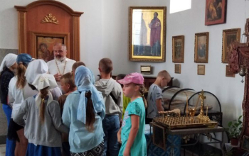 Воспитанники оздоровительного лагеря “Юные патриоты” в храме Святого Архангела Михаила