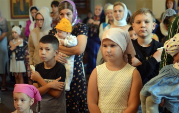 Литургия и молебные пения в храме Рождества Христова