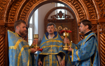 Литургия и молебные пения в храме Рождества Христова
