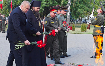 Представители духовенства Борисовской епархии возложили цветы к мемориалу «Жертвам фашизма»