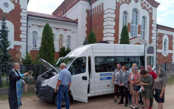 Освящения автобусов социальной службы
