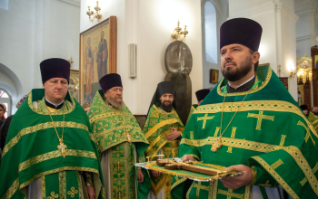 Божественная литургия в день памяти преподобного Амвросия Оптинского