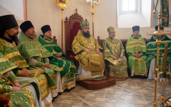 Божественная литургия в день памяти преподобного Амвросия Оптинского