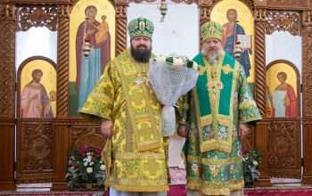 Божественная литургия в день памяти преподобного Амвросия Оптинского