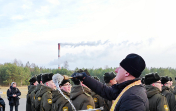 Принятия военной присяги в военном городке Печи