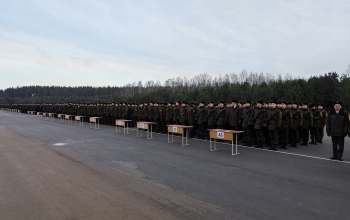 Принятия военной присяги в военном городке Печи