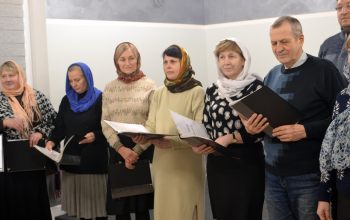 Прихожане храма Рождества Христова поздравили о. Александра с юбилеем