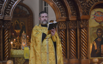 Прихожане храма Рождества Христова поздравили о. Александра с юбилеем