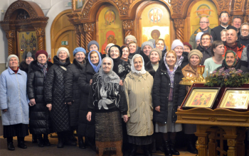 Прихожане храма Рождества Христова поздравили о. Александра с юбилеем