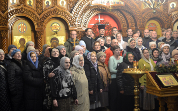 Прихожане храма Рождества Христова поздравили о. Александра с юбилеем