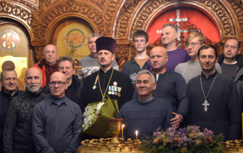 Прихожане храма Рождества Христова поздравили о. Александра с юбилеем