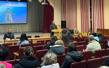 Настоятель прихода храма Святой Живоначальной Троицы  выступил в CШ №8