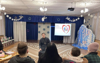 Иерей Артемий Щербицкий провёл беседу с родителями в детском саду № 44