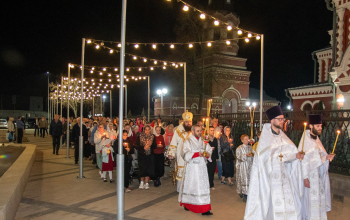 Пасха 2025: Архиерейское богослужение в кафедральном соборе Воскресения Христова