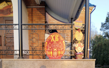 Пасха 2025: Украсили храм и территорию храма к празднику