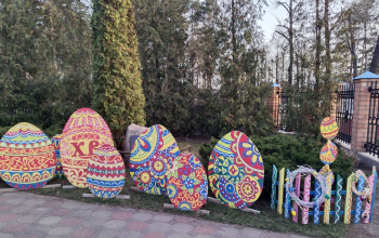 Пасха 2025: Украсили храм и территорию храма к празднику