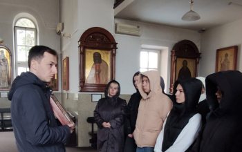 Учащиеся медицинского колледжа посетили храм Рождества Христова 