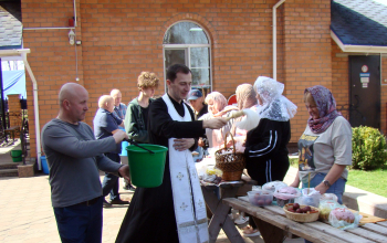 Великая суббота. Освящение пасхальных куличей и яиц в храме Рождества Христова